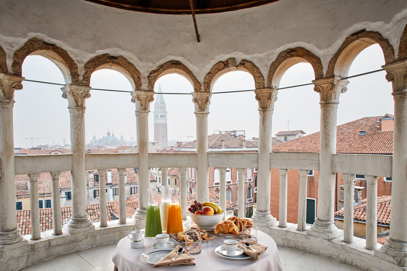 Private breakfast at Scala del Bovolo